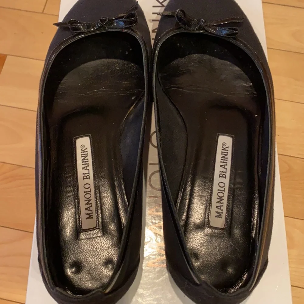 Manolo Blahnik Patent Black Flats - Picture 10 of 11